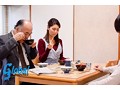 母のよがり我慢 夫が寝ている横で息子の性技に溺れる二重性活 原ちとせ