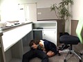 「誰にも気づかれない机の下の脚コキはSEXより気持ちいい？！綺麗すぎて彼氏が出来ない脚線美女に足をからませたら…」 VOL.1