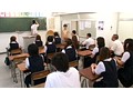 クラス中の女子生徒たちが目のやり場に困るチン○ン丸出し転校生がやってきた