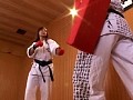 イカせ電マ悶絶4！ 県大会2位 黒帯 本物美少女空手家 本木優美 潮、そして黒人3P