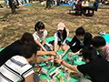 女子大生限定都内某私立大学 インカレサークルの花見で悪ノリ！悪酔い！女子大生のビラビラも満開！みんなでHしちゃったお楽しみビデオ～花見NTR～ ももかちゃん（21歳、Eカップ、彼氏あり） みかちゃん（21歳、Eカップ、彼氏なし）