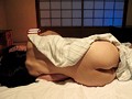 暖房のきかない寒い夜 裸で暖め合う母子