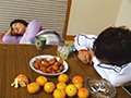 コタツの中で義母と息子が禁断行為DX8時間18話収録