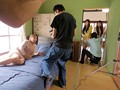 母のAV出演について来た娘たち