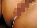 寝ている義母にこっそり中出ししたら痙攣爆イキで淫乱化！義母の巨乳がボクを惑わせる！突然出来た義母は巨乳で女性に慣れていないボクは戸惑いまくり。薄着で過ごしているもんだから目のやり場に困る！しかも「お母さん」と認めてもらおうと過剰に密着してくれるもんだか…