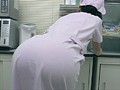 働くナースのむちむちパンティーライン