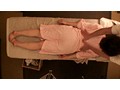 親に付き添われて初めてエステにやってきたウブな娘が何も知らない事をいいことにアロママッサージと称してやりたい放題ヤッてやった。