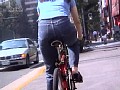 自転車のお姉さんのお尻