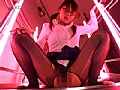 ディルドにまたがる女子校生2
