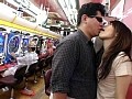 負けまくって生活費まで突っ込んだパチンコ依存症の人妻にお小遣いを上げて店内でエッチなことをしてもらった！！