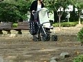 街で見つけたベビーカーを押してる新米美人ママさんをヤッちまえ！！