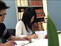 図書館で声も出せず糸引くほど愛液が溢れ出す敏感娘