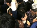 乗車率200％超満員電車で身動きが取れない美女のパンツとマ○コにチ○ポを挟んで射精