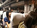 夜行バスで隣り合わせた田舎に帰省するうぶな娘を周りの乗客が寝ている間に痙攣するまで感じさせろ！！