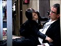酔いつぶれたオヤジに美女がこっそりしてたこと