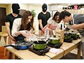 ―セックスが溶け込んでいる日常― 港区在住の美人奥様「常に性交」人妻お料理教室