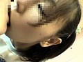 公園でお母さんに隠れて、ちっちゃい娘とお医者さんごっこ。