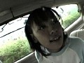 公園でお母さんに隠れて、ちっちゃい娘とお医者さんごっこ。