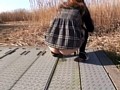 野ション中の女に突撃して尻を触れ！！ 2