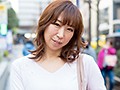 おばチラGET 無防備熟女が恥じらいM字開脚！！無垢おばちゃんにパンチラ懇願 目指すは中出し！！24人300分