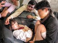 「このまま中出しレイプされる娘を見るか？それとも自分で娘に中出しするか？」と選択を迫られた父親はどうするのか…