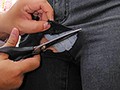 ジーパンくり抜き固定バイブ本屋痴漢