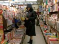 万引き常習女はセックス大好き女