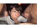 この娘、メガネっ娘なのに…脱いだらすっごい筋肉でした！！ まなかかな