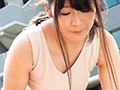 朝のゴミ捨て場ですれ違うノーブラ奥さん 川口葉純