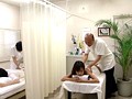 カップルOKマッサージ店彼氏の隣で彼女寝取り猥褻マッサージ