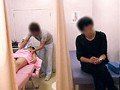 カーテン一枚！彼氏の隣りで彼女を性感マッサージ 4