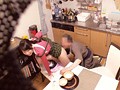 優しい介護ヘルパーさんの健気な性処理