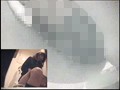 ピチャッピチャッ…プシャープシャー…クチュックチュッ…！セレブご用達のショッピングモールのトイレでおしっこした後にまさか ！！ 密室でおマ○コぐっちょんぐっちょんになってオナニーする痴態を完全盗撮！ 2