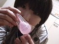 素人娘たちがお金欲しさに完全自画撮りでメリメリっと肛門を広げて浣腸を注入からのウンチ排泄！僕は投稿されたその映像を見てチ○ポがギンギンになり、思わず高価買取りしちゃいました！