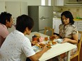 親友を誘惑する肉食母さん
