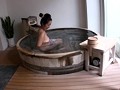 不倫温泉 3 他人妻と旦那に内緒の寝取り旅行 夫では得られない快感に溺れ情熱的に幾度も果てる人妻たちのドキュメント