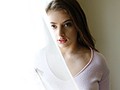 MIA 19歳 ロスで見つけた軟体デカ尻の童顔美少女が初脱ぎイメージデビュー