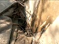 トイレを我慢できず野ションする彼女を激撮！ （DOD）