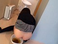 フェ○ス○ックで出会った援交女子校生に無理矢理浣腸してウンコさせちゃいました！ （DOD）