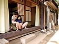 膀胱炎反対！！尿意を催したらどこでも大放出！！美顔熟女の小便と中出し交尾 30人4時間
