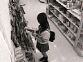 某有名コンビニエンスストア店長盗撮 万引き女子校生 中出し折檻ハメ撮りビデオ2