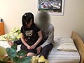 個・投稿 ○リッ娘に手コキ強要！何も知らない黒髪○女にむしゃぶりつくオジさんたち！本編目線無しで勝手に発売！ （DOD）