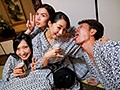 寝取られ社員旅行 女上司と一発ヤリたがる部下達にどんどん飲まされ泥酔した妻 僕とビデオ通話してる最中に中出しされていたなんて… 成宮いろは