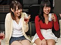 サークル飲み会で乱交しちゃった映像を勝手にAV化！サークル飲みで終電を逃した酔っぱらった女子たちがイケメンの提案で駅の近くにあるボクの家にやってきた！みんな酔っ払っているから軽いボディタッチやパンチラ＆胸チラは当たり前！！かなりハードルは低くなってるから…
