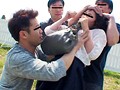 突然！スカートめくり！？手マンされて潮吹き！？街角お嬢さん潮吹き！？逃走ダッシュ！DASH！！3 被害者続出！ワイセツ集団の急襲！！48人