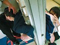恐怖の学校内！おっぱいが窓枠に挟まり身動きとれない女子校生は同級生にバックから突かれて中出しされた！2 巨乳？！窓枠におっぱいが挟まれた！抜けない！誰か助けに来た？いやぁやめて～！