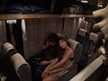 夜行バスに派遣された明日花キララが声の出せない状況でガチ素人さんを誘惑して、無音スローピストンSEXまでしちゃいました。