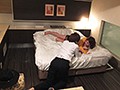 若手俳優と金持ち実業家、2人のイケメン仕掛け人にプライベートで口説かれた明日花キララのガチ三角関係セックスに密着。恋多き女のド派手な私生活、大暴露スペシャル！