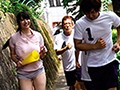 実話再現NTRドラマ 本当にえげつない爆乳Jカップを狙う部員たち デカパイ先生と呼ばれる巨乳妻は廃部寸前の弱小バレー部の顧問をしていますが、部員たちとした約束に… 「先生、ボクたちとの約束守ってくれますよね？」 由來ちとせ