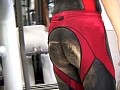 パニック！！汗で溶けちゃう！？ 公衆ボディペイント